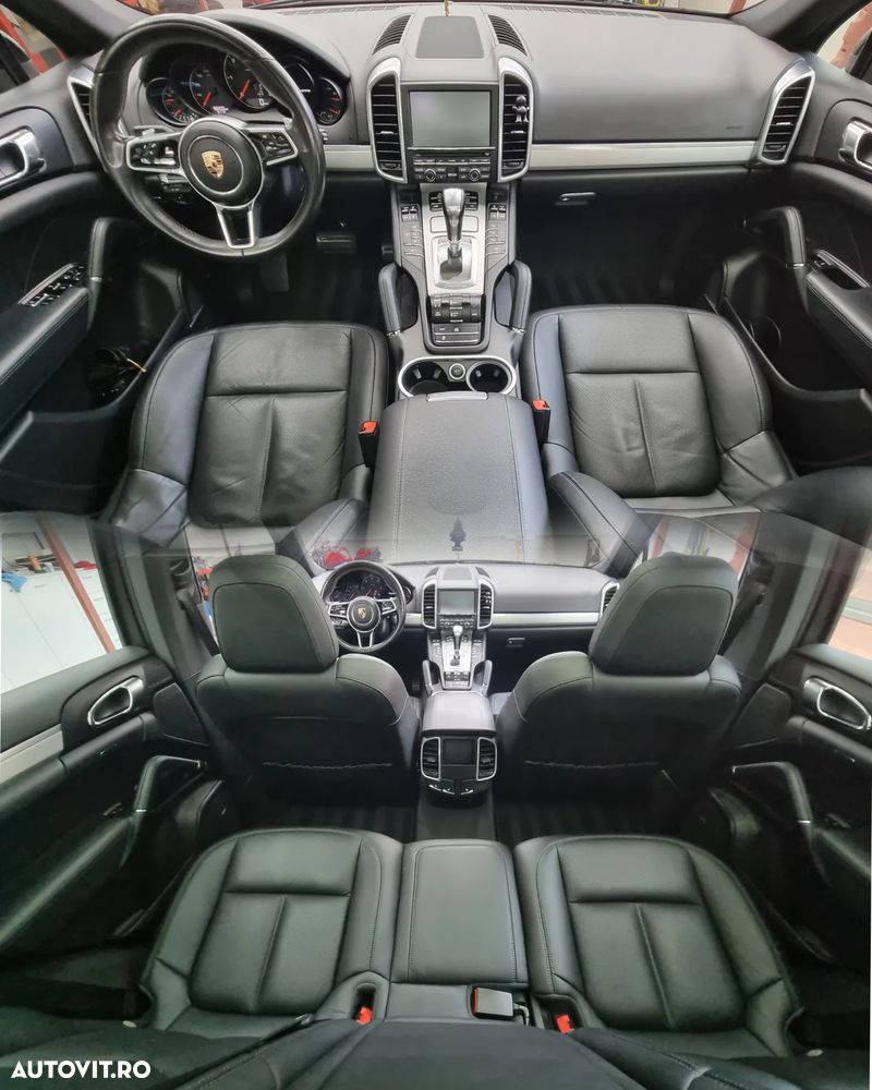 Porsche Cayenne - 5