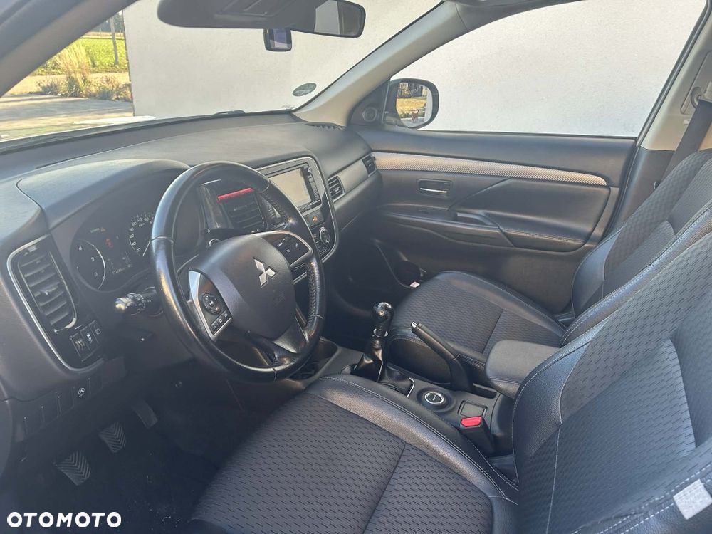Mitsubishi Outlander - 6