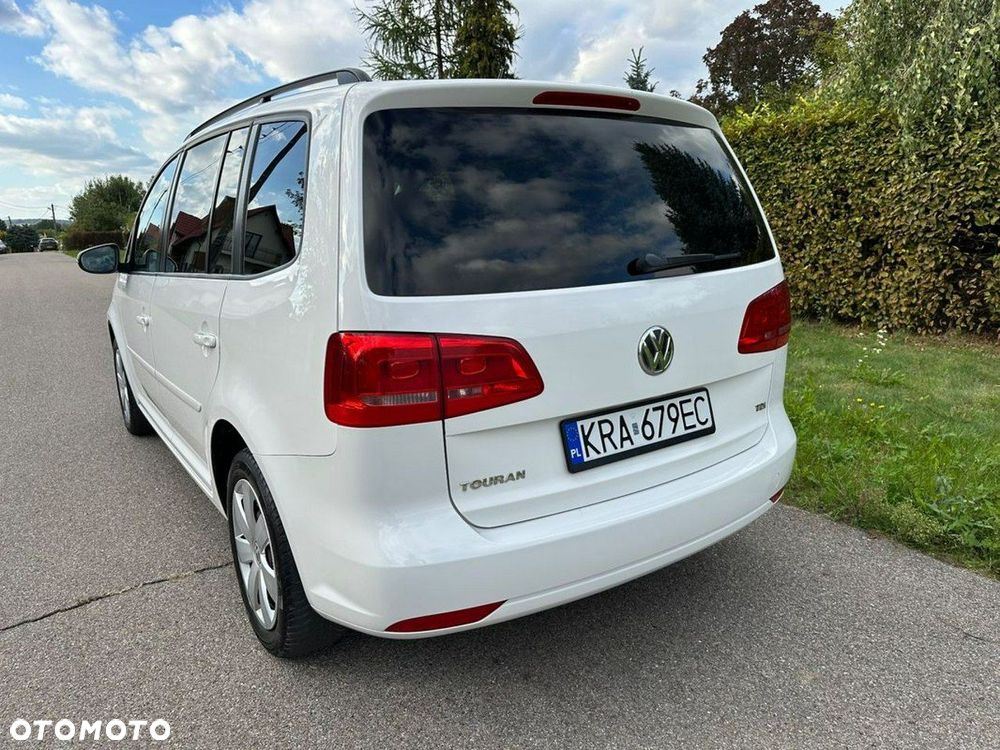 Volkswagen Touran - 24