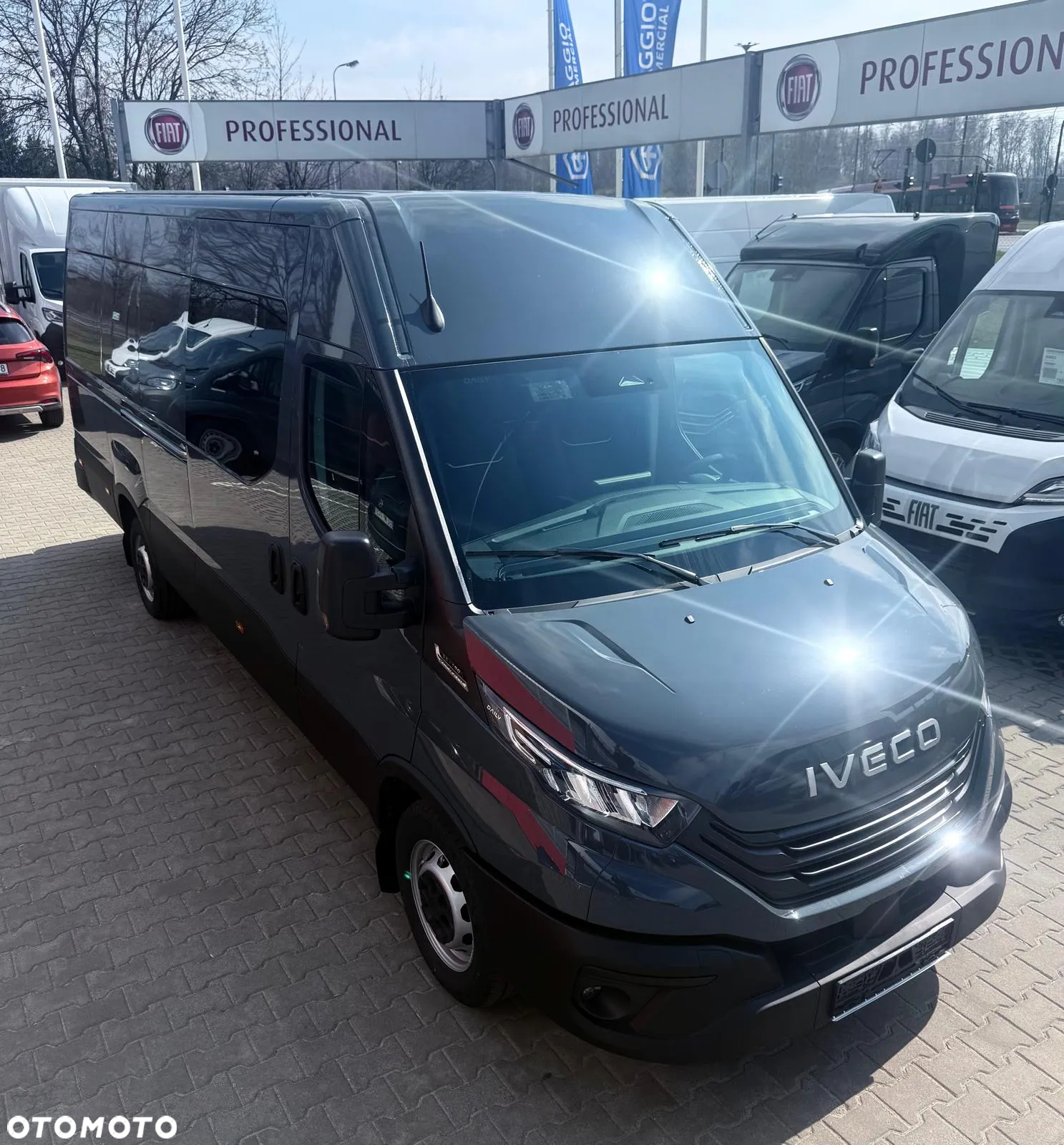 Iveco DAILY -AUTOMAT 7 OSOBOWE MAX DŁUGIE - ZABUDOWA W CENIE - 2