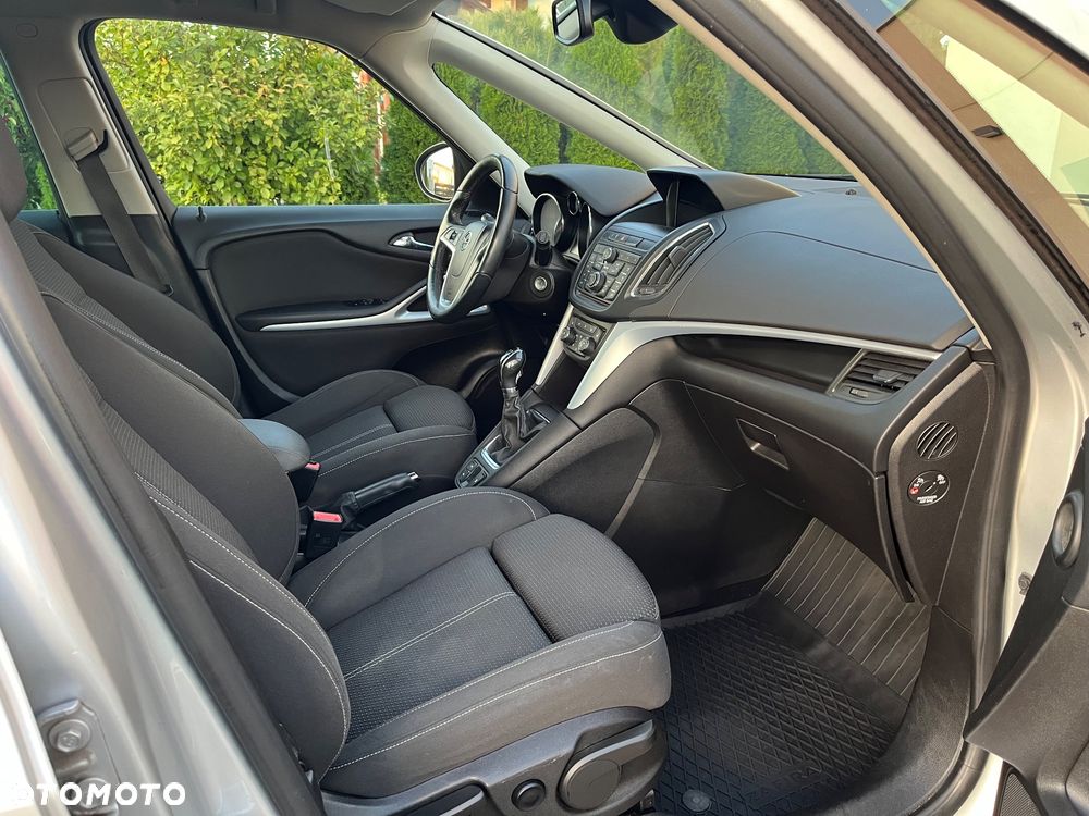 Opel Zafira - 12