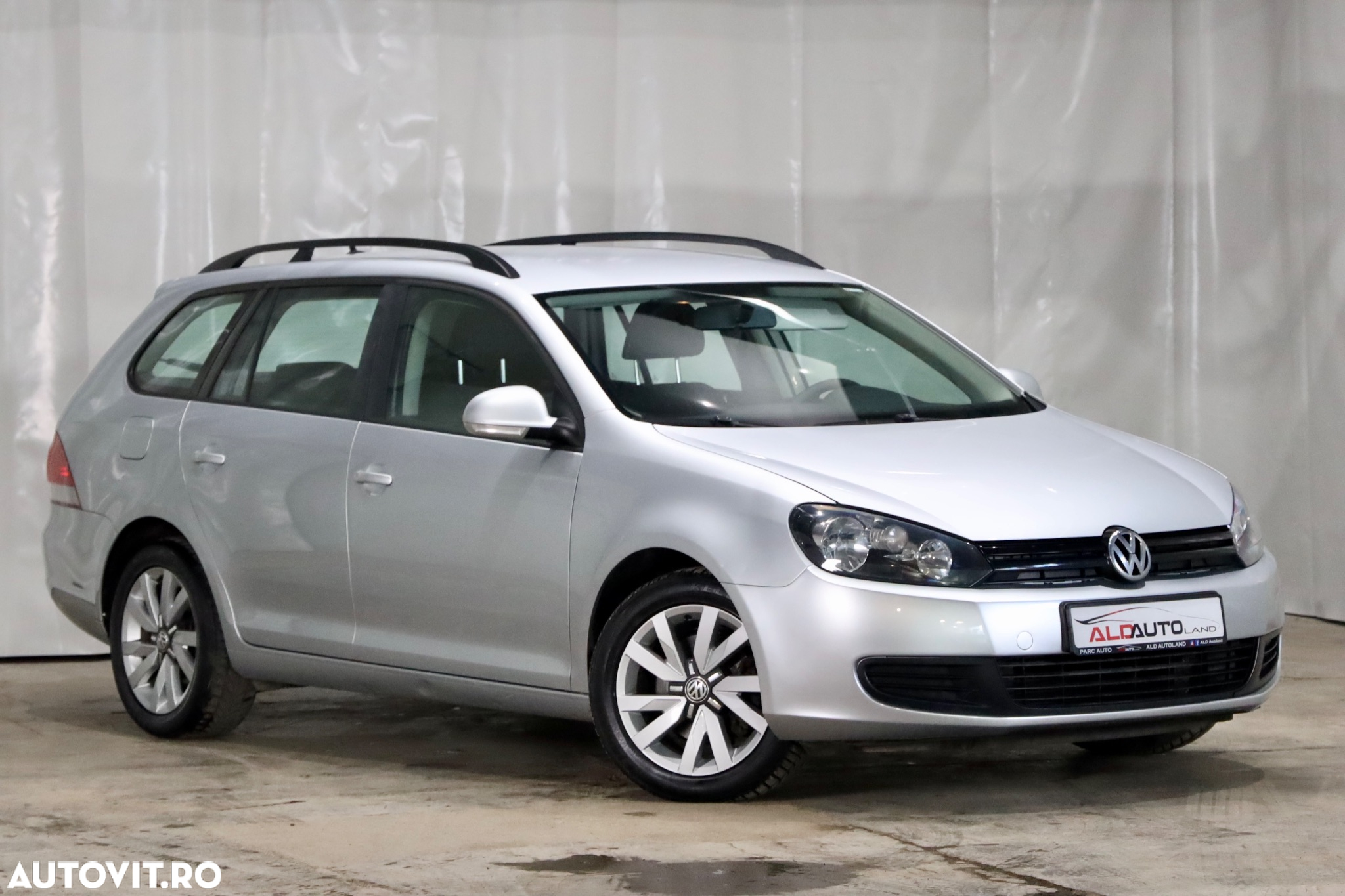 Volkswagen Golf 1.6 TDI BlueMotion Technology DPF Comfortline - 3