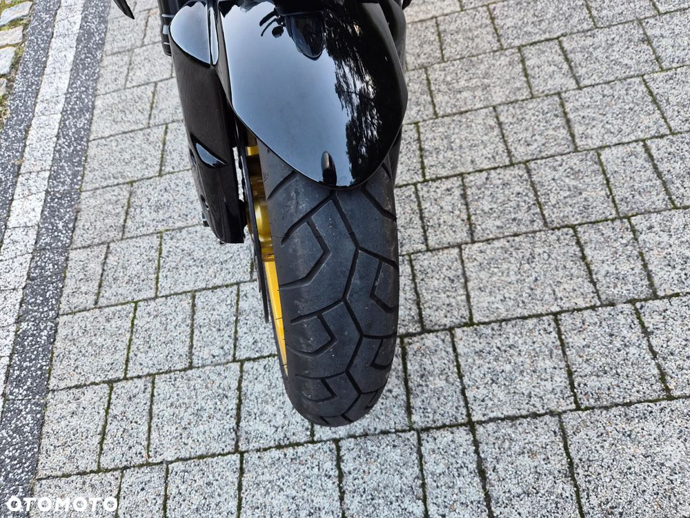 Suzuki GSX - 34