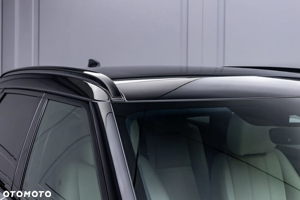 Land Rover Range Rover Velar 3.0 D300 mHEV SE - 9
