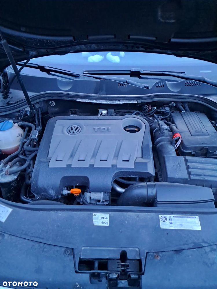 Volkswagen Passat 2.0 Blue TDI SCR Comfortline - 9