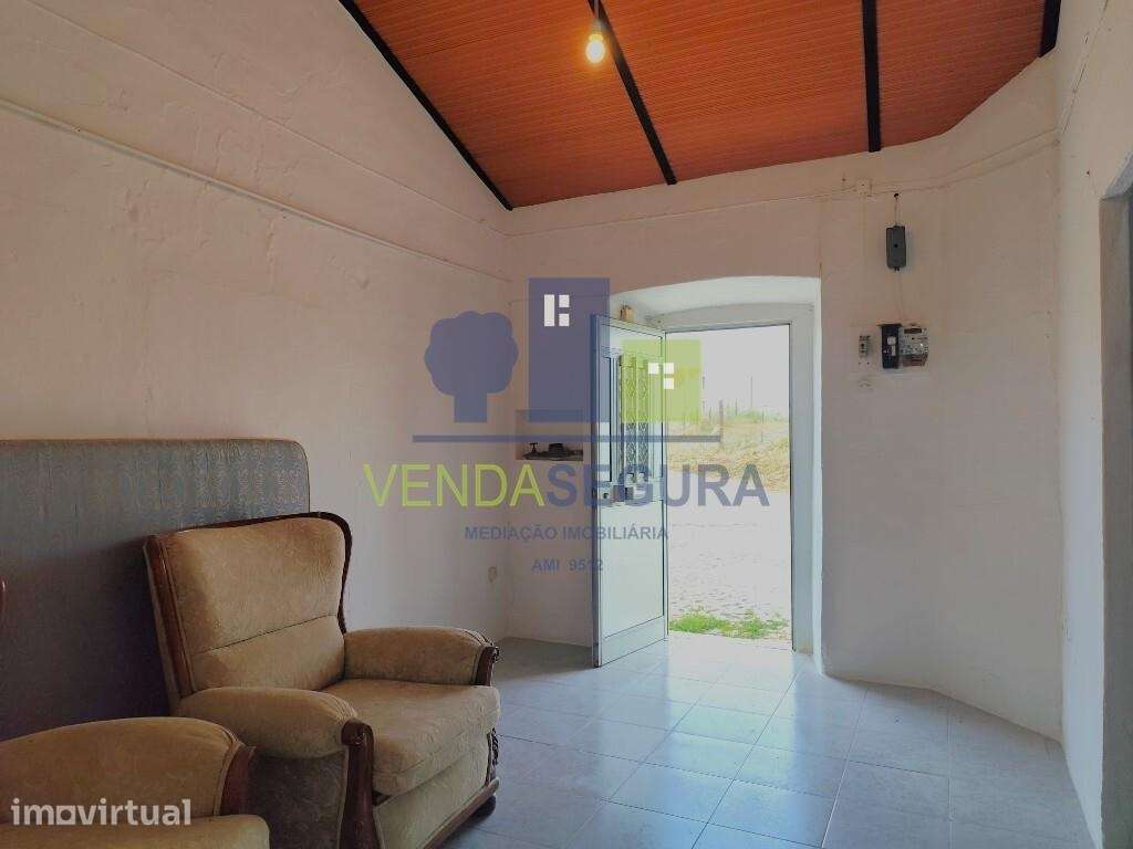 Moradia T1 R/C com quintal | Sobral da Adiça - Grande imagem: 2/19