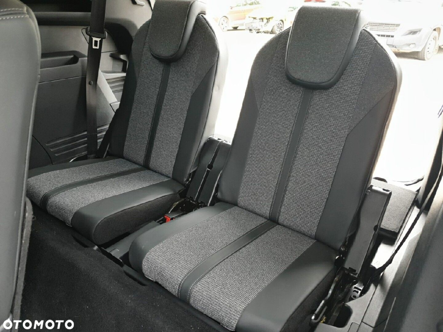 Peugeot 5008 1.2 PureTech Allure Pack S&S EAT8 - 16