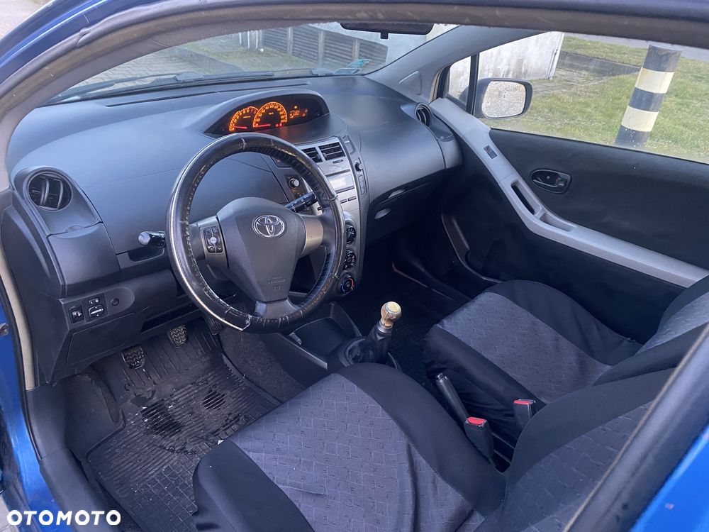 Toyota Yaris - 7