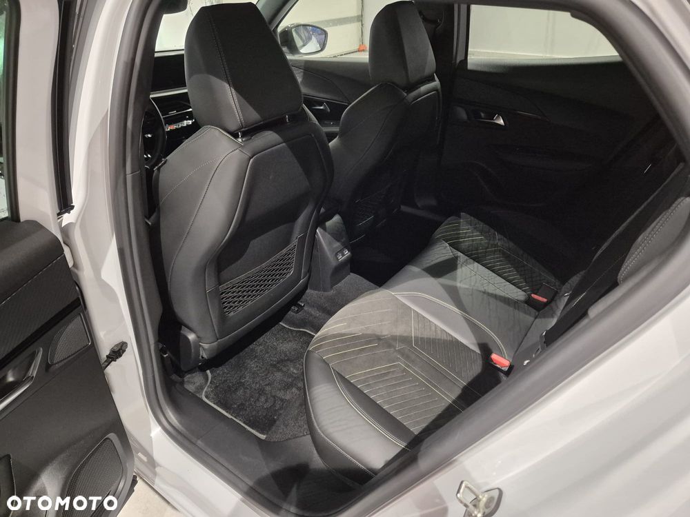 Peugeot 2008 1.2 PureTech GT S&S EAT8 - 11