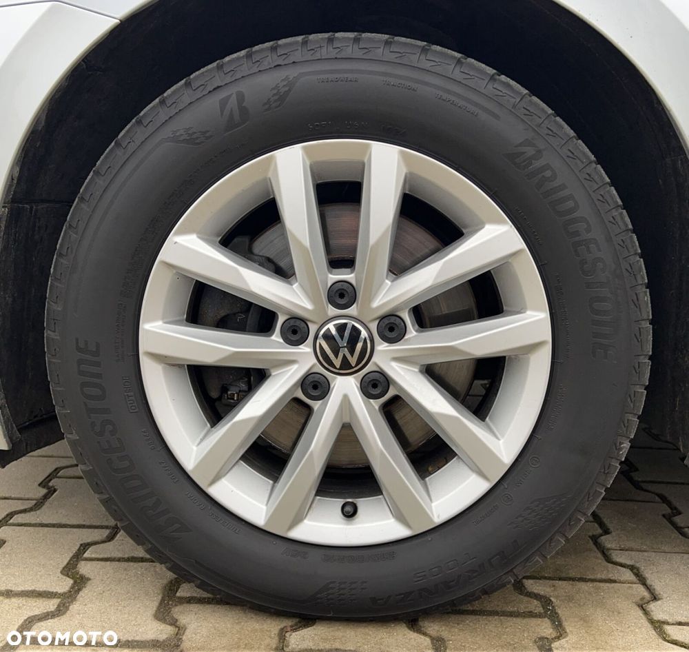Volkswagen Passat - 31