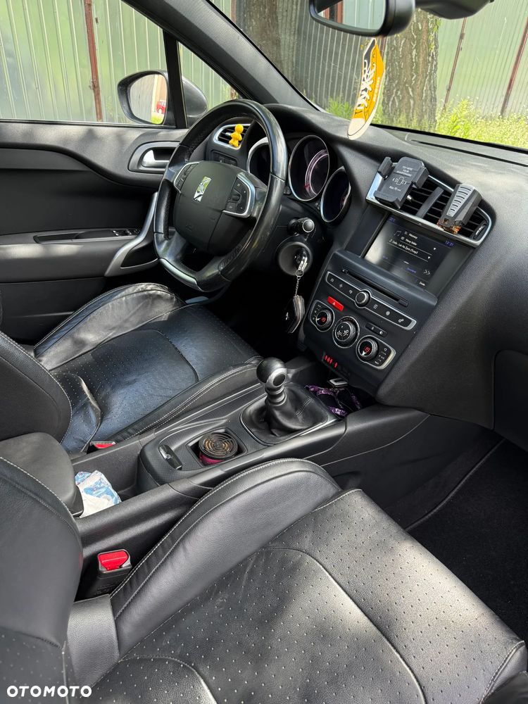 Citroën DS4 e-HDi 115 SoChic - 9