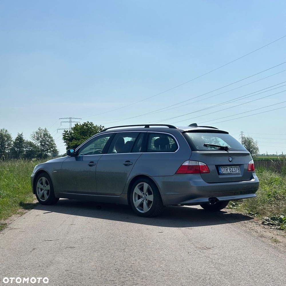 BMW Seria 5 525xi - 9