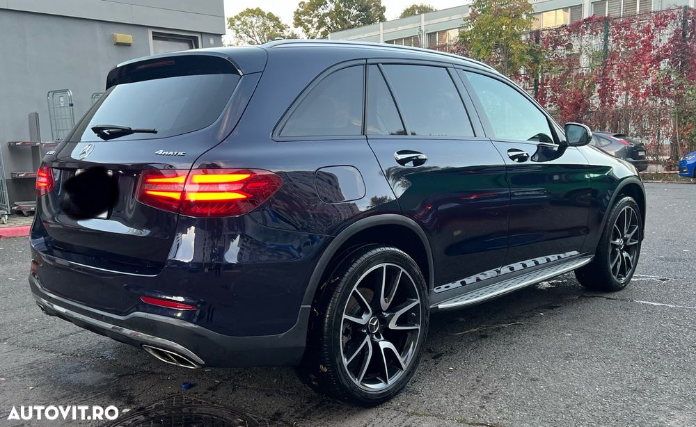 Mercedes-Benz GLC 300 4MATIC 9G-TRONIC AMG Line - 2