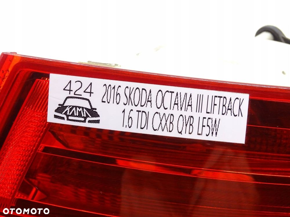 LAMPA PRAWY TYŁ PRAWA TYLNA SKODA OCTAVIA III 5E LB 5E5945112 - 9