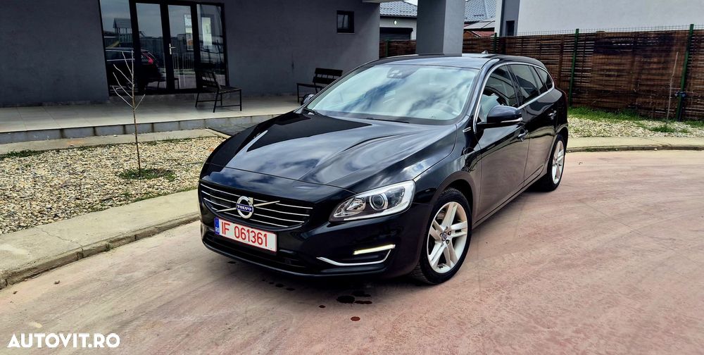Volvo V60 D6 Plug-In-Hybrid AWD Geartronic Summum - 1