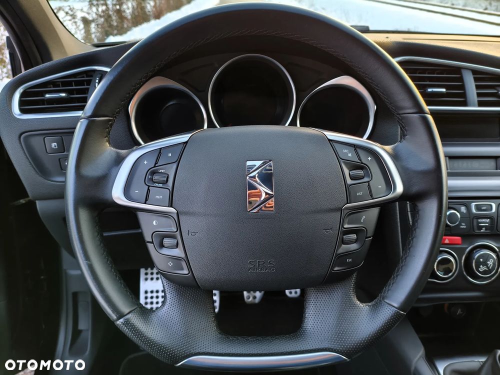 Citroën DS4 HDi 165 SoChic - 29