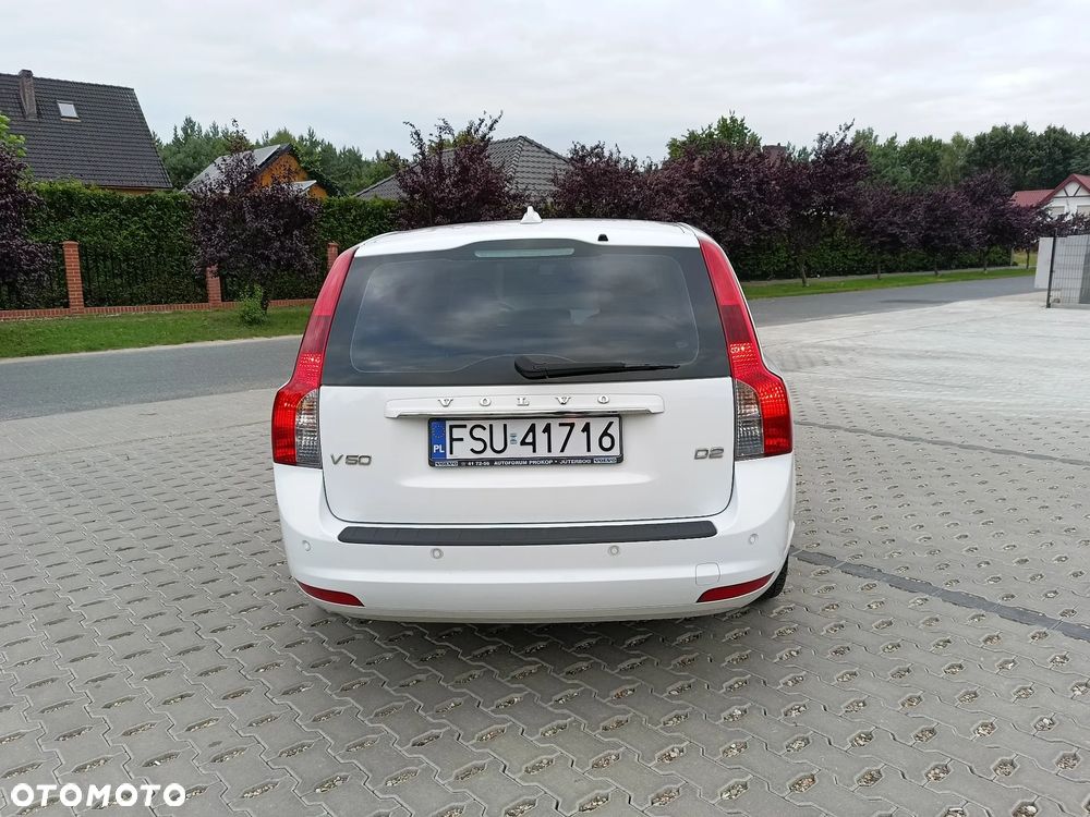 Volvo V50 D2 R-Design - 17