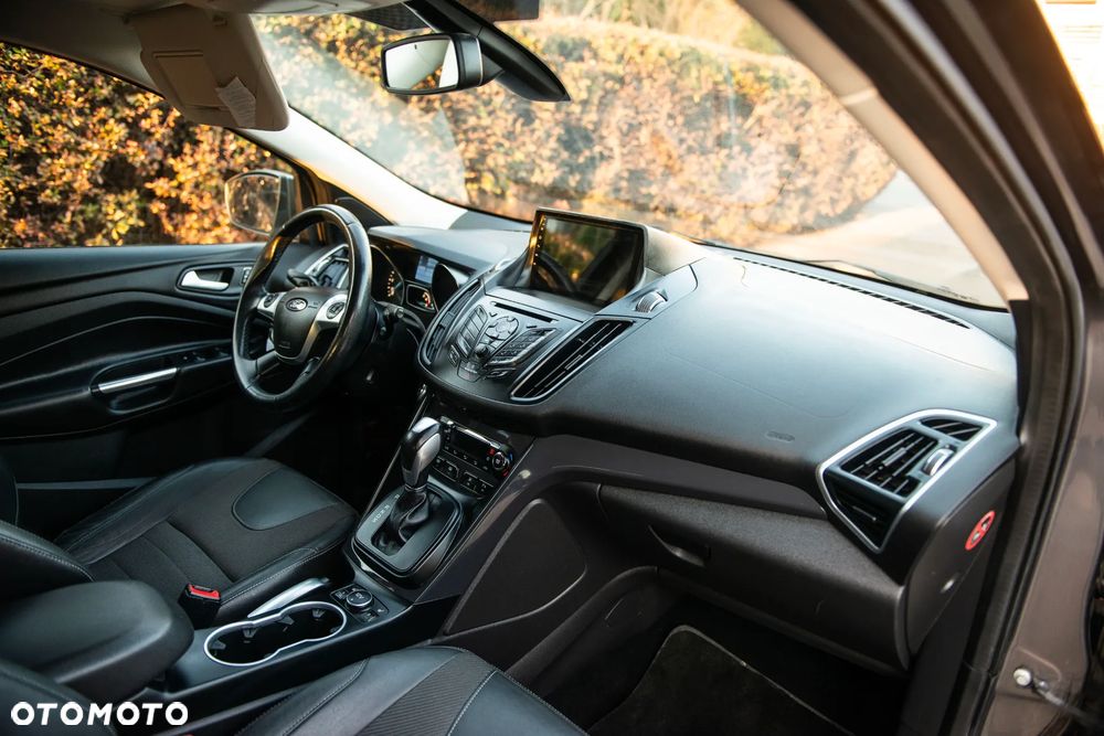 Ford Kuga 2.0 TDCi 4WD Titanium - 38