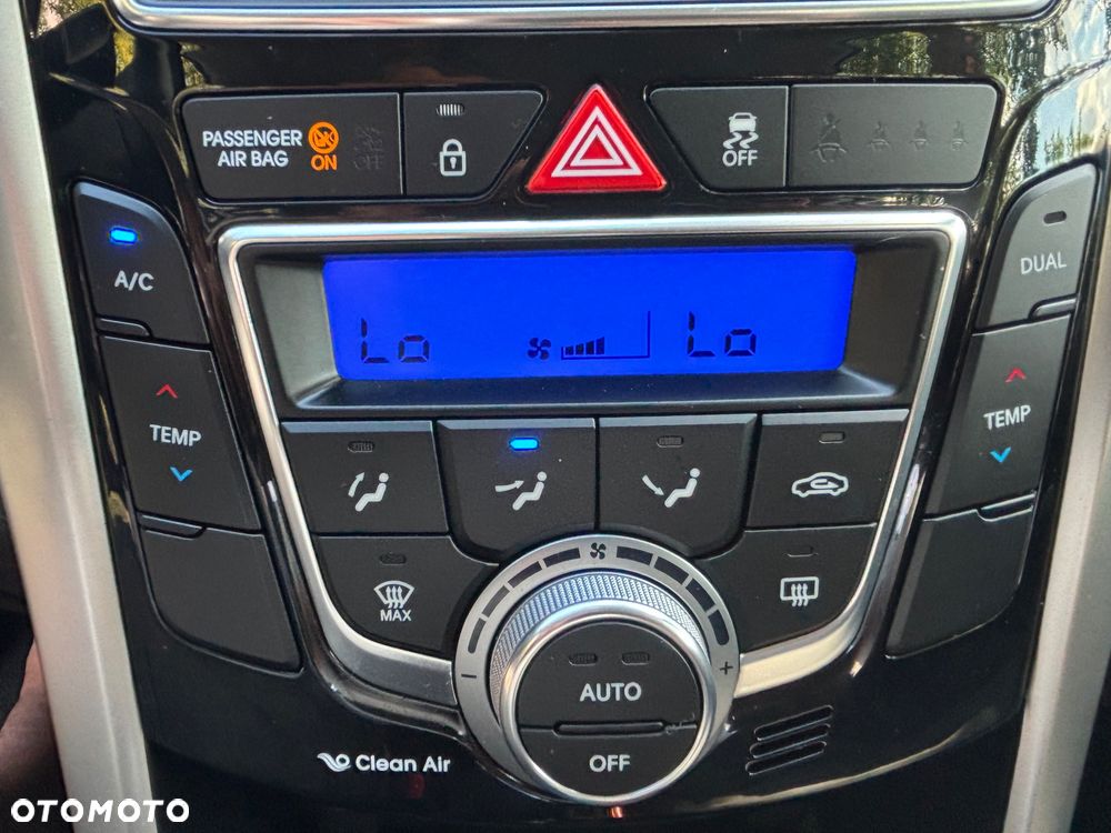 Hyundai i30 1.6 CRDi Premium - 36