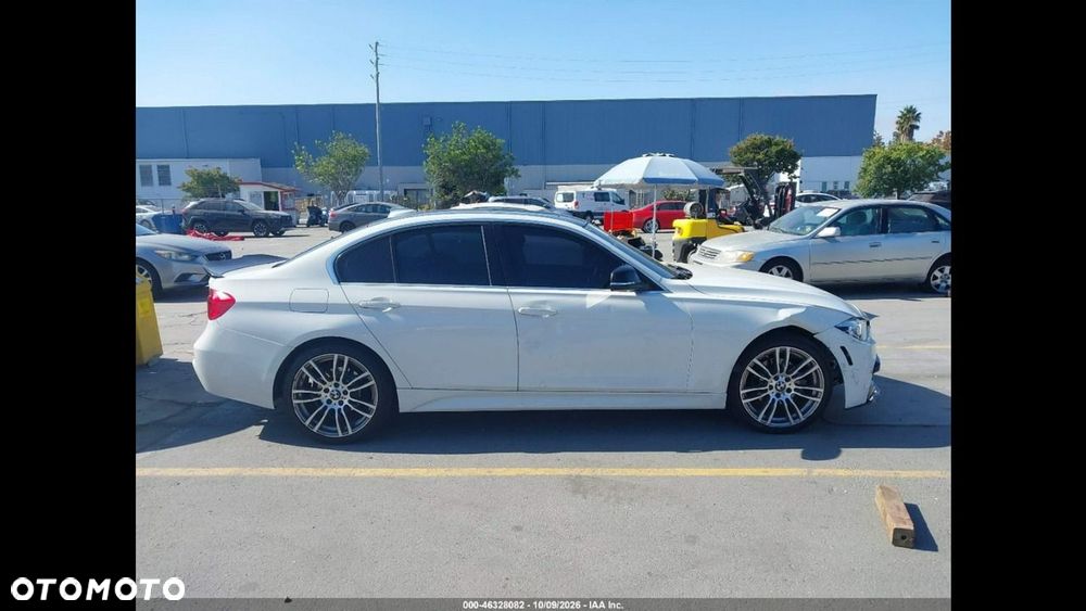 BMW Seria 3 330i M Sport - 6