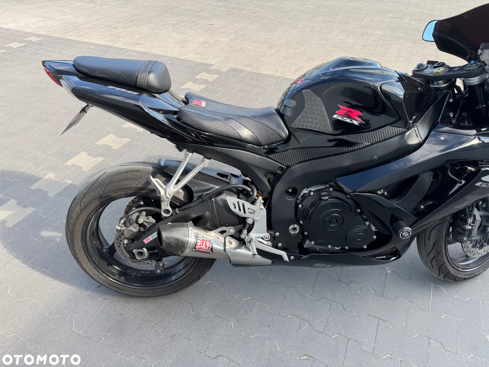 Suzuki GSX-R - 6