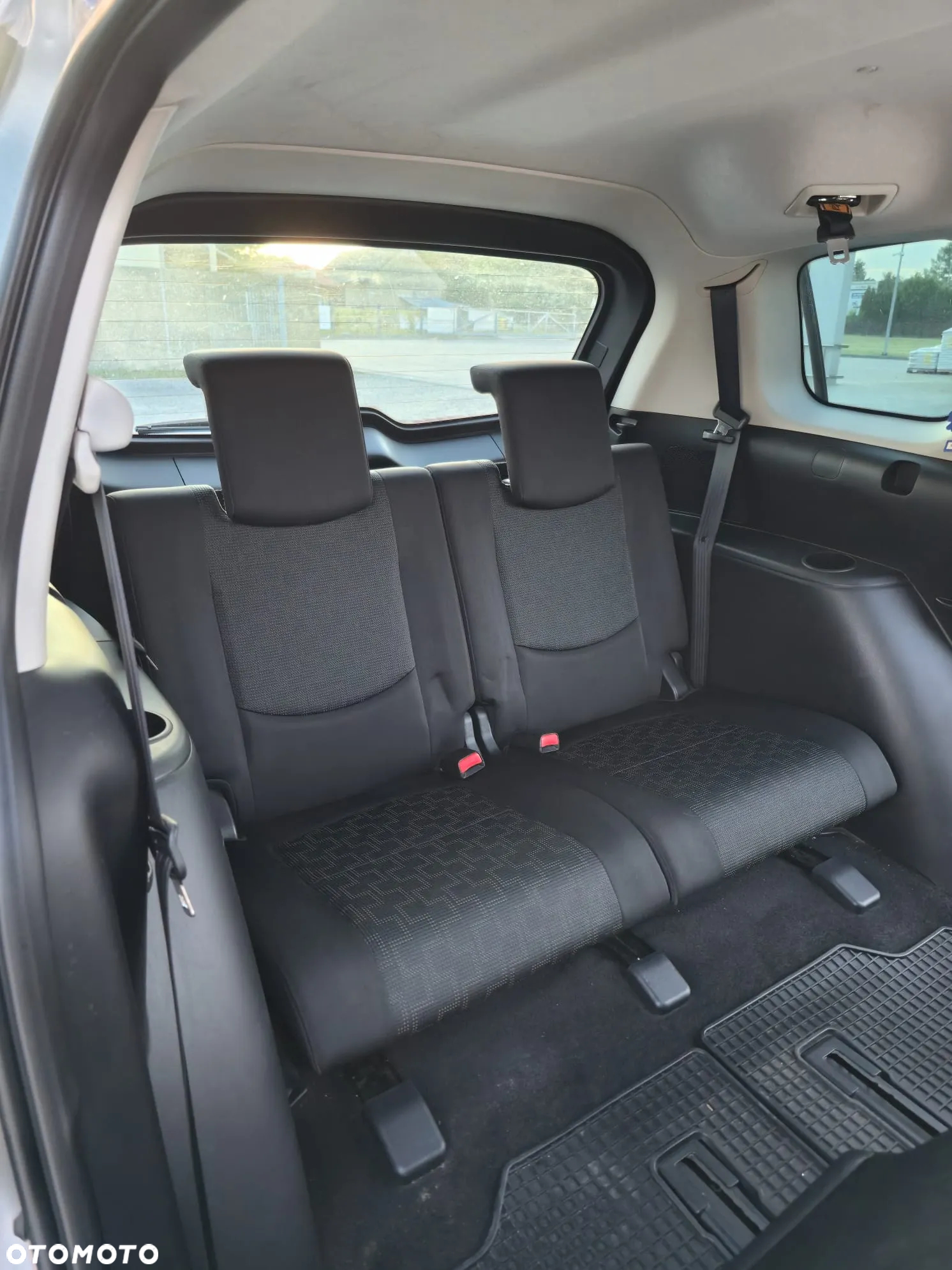 Mazda 5 - 18