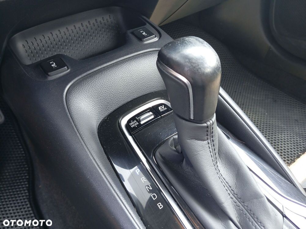 Toyota Corolla 1.8 Hybrid Comfort - 17