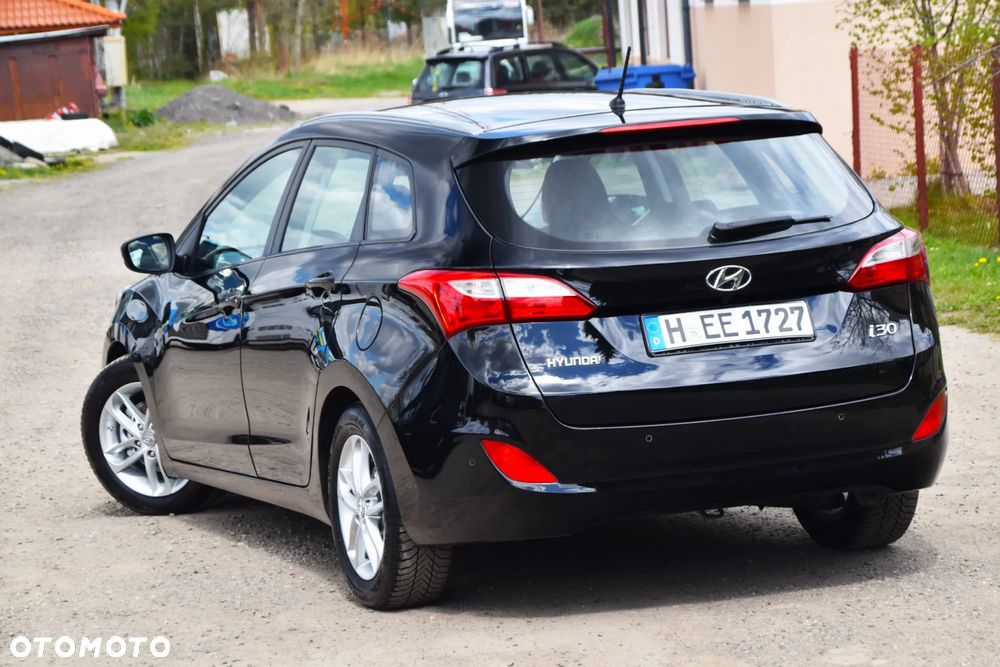 Hyundai i30 blue 1.6 CRDi Trend - 4