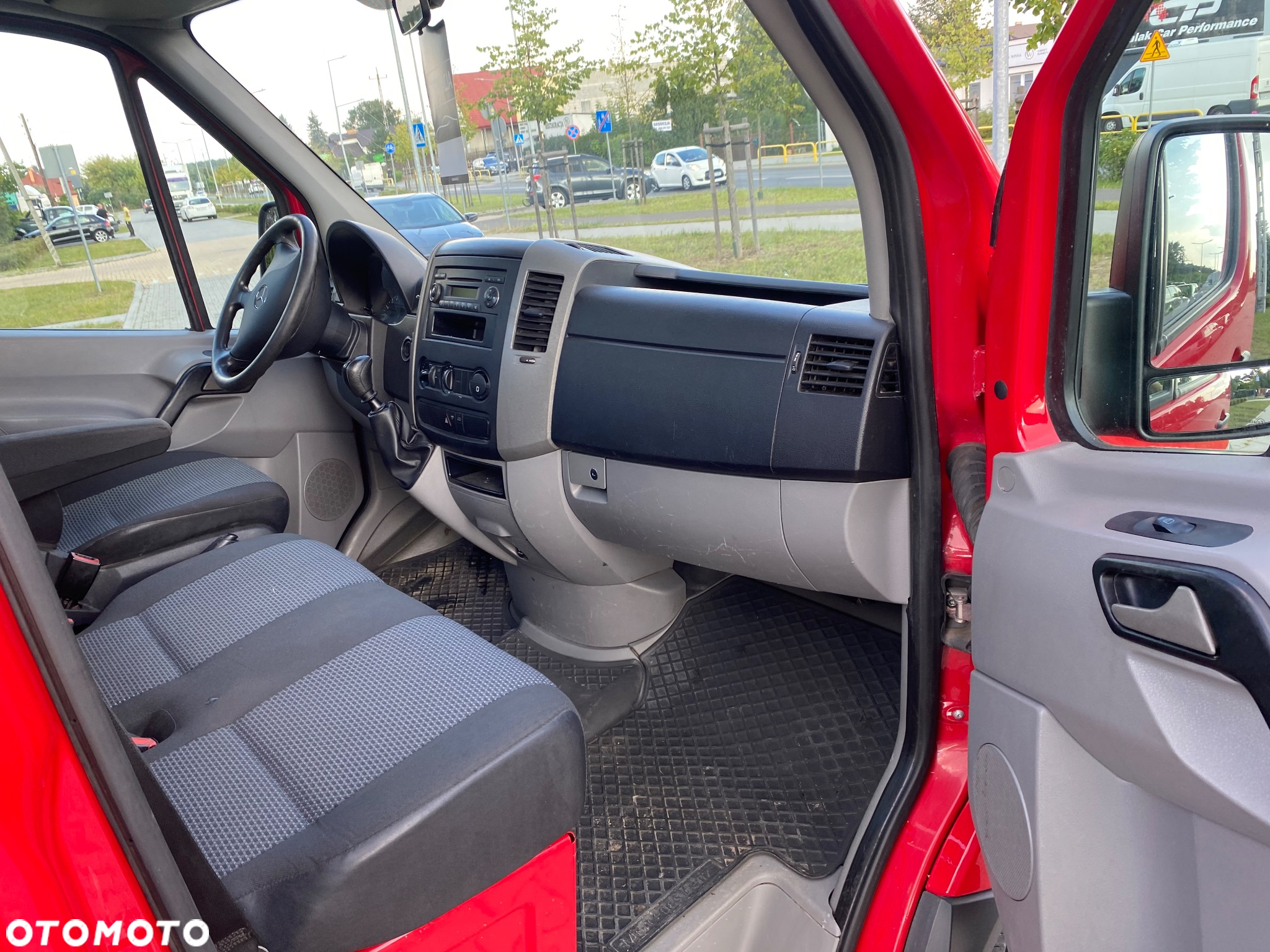 Mercedes-Benz Sprinter - 12
