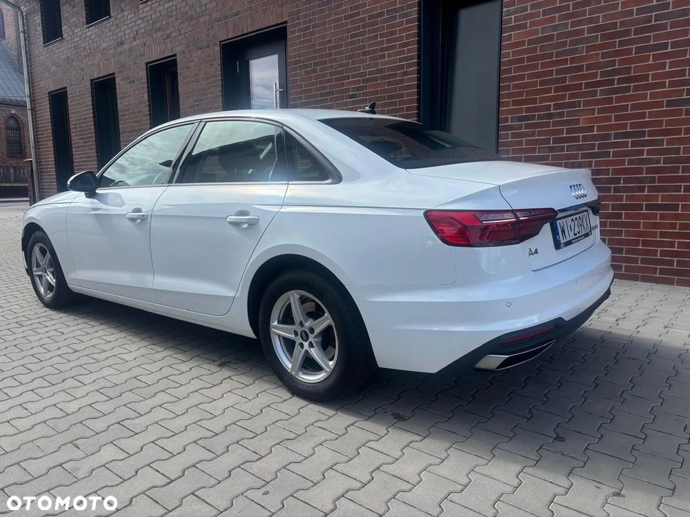 Audi A4 Limousine - 3