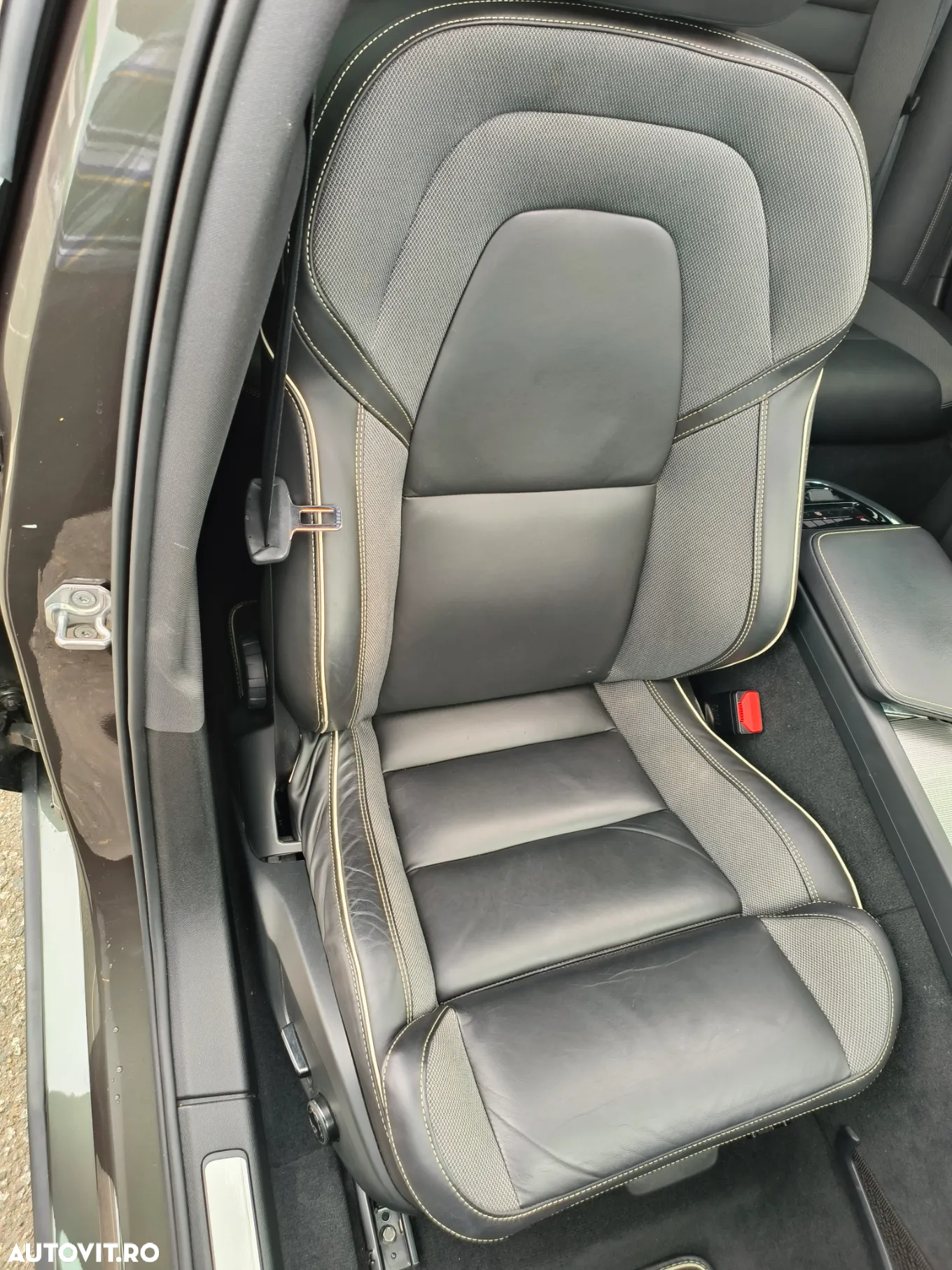 Volvo V60 D4 R-Design - 6