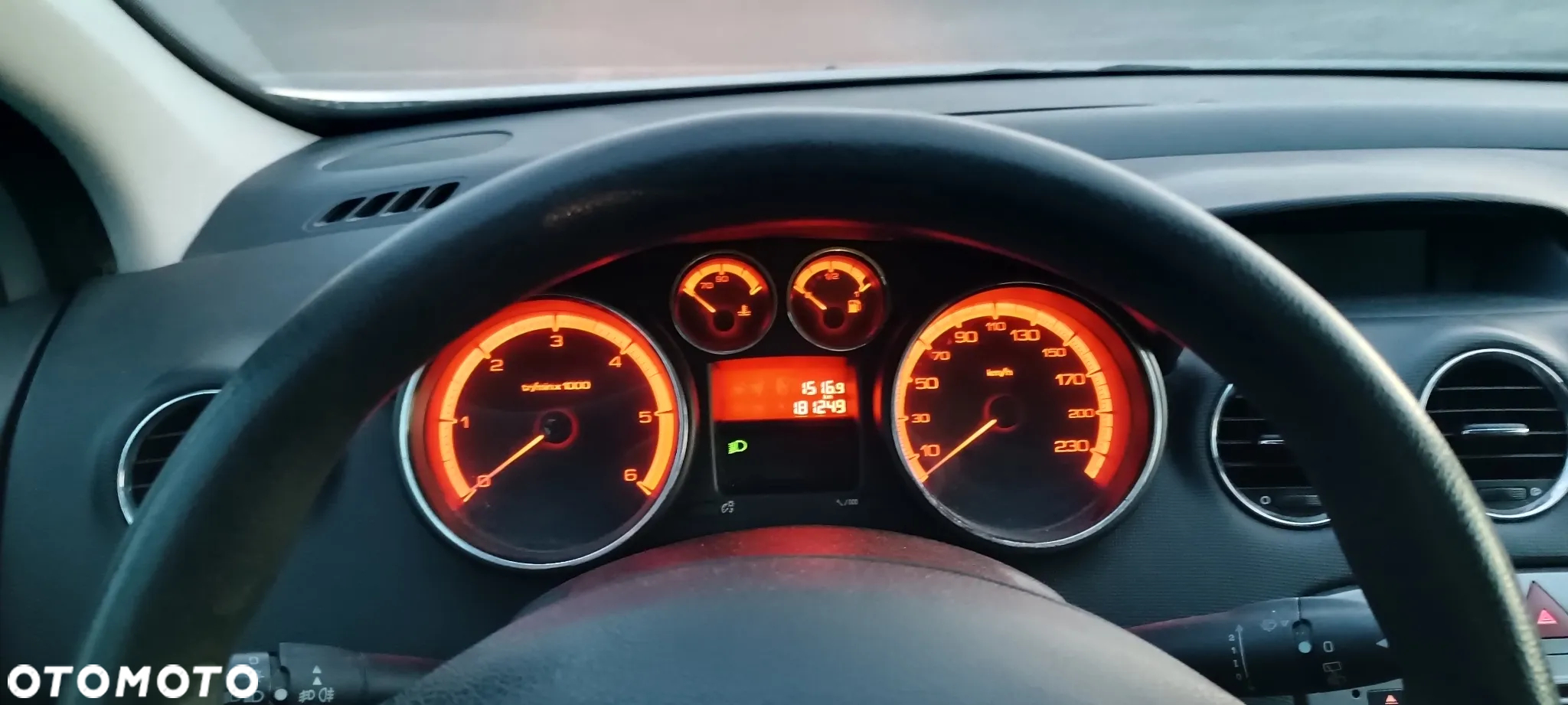 Peugeot 308 HDi FAP 110 Premium - 11