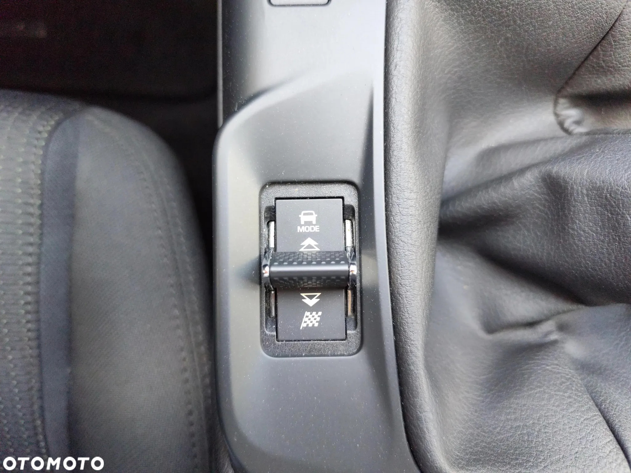 Jaguar E-Pace 2.0 i4D FWD - 25