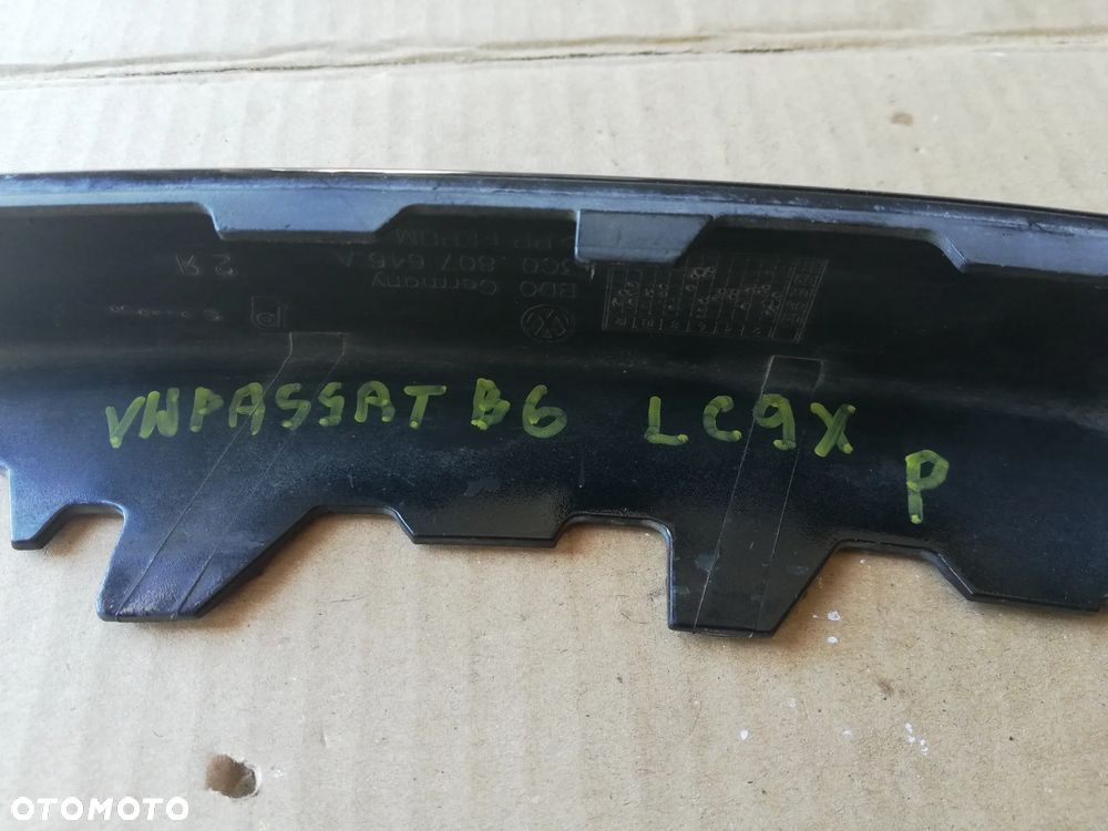 Listwa zderzaka przedniego Prawa strona Volkswagen PASSAT B6 3C0807646A - 2