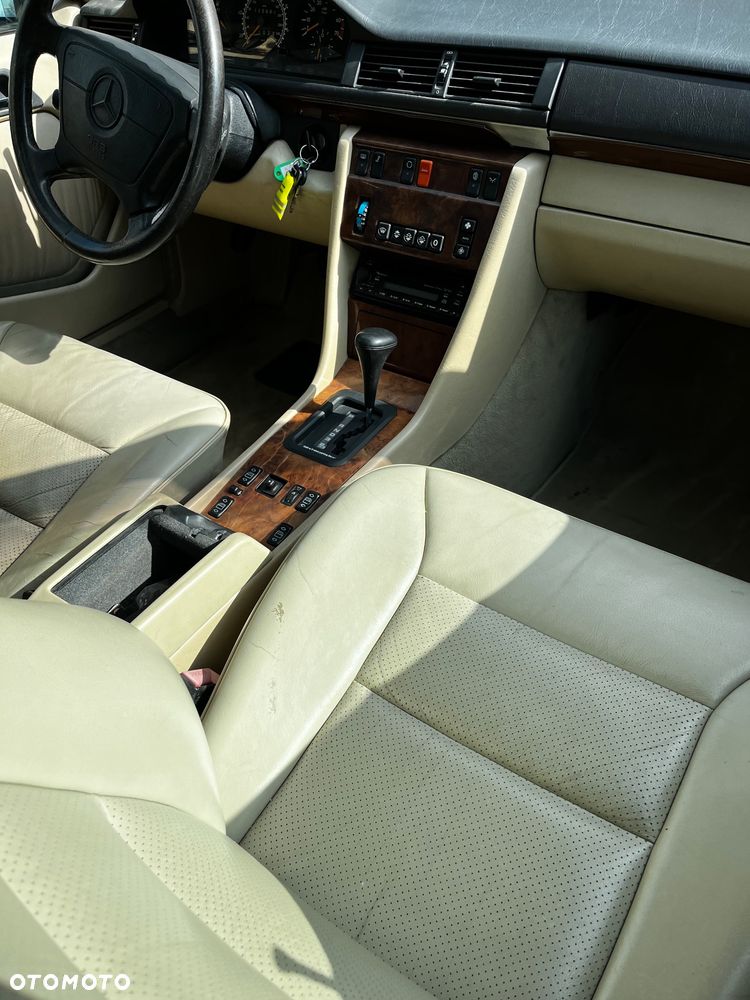 Mercedes-Benz W124 (1984-1993) - 28