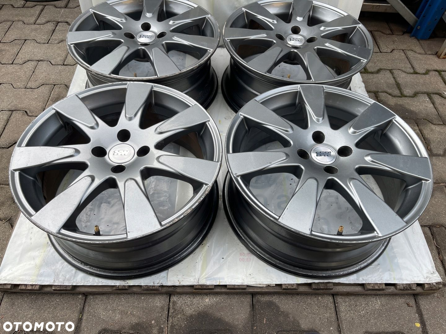 Felgi RVS 4x100 17 7J ET42 201 - 4
