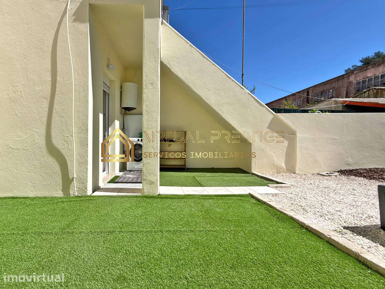 T1 Remodelado com Quintal de 42m² em Camarate - Grande imagem: 3/14
