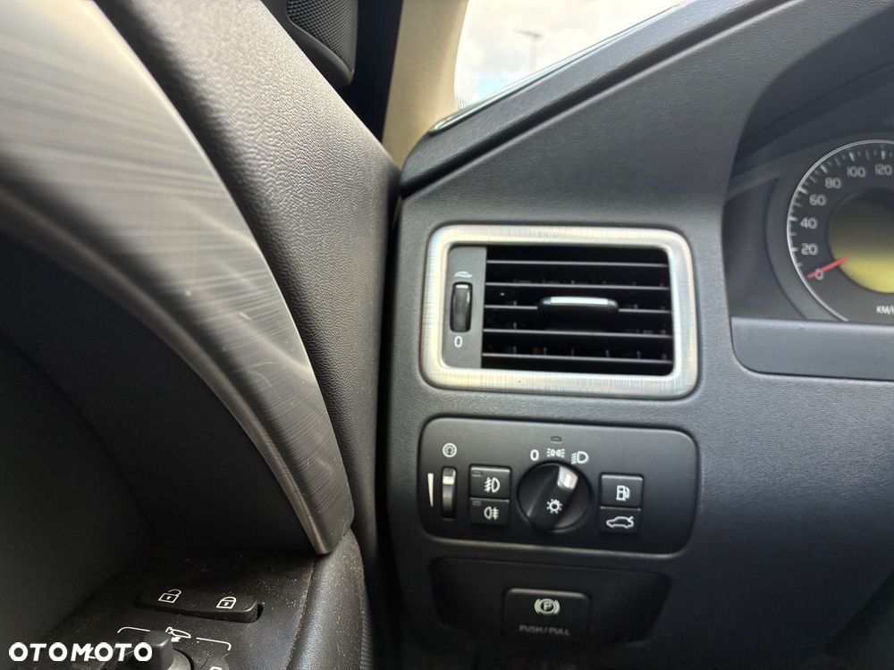 Volvo XC 70 - 22