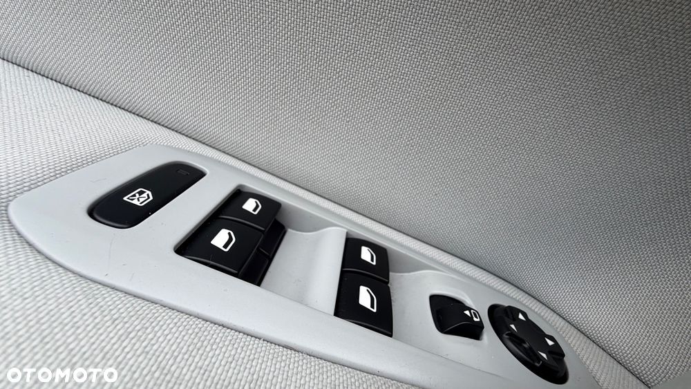 Peugeot 308 PureTech 130 EAT6 Stop & Start Active - 28
