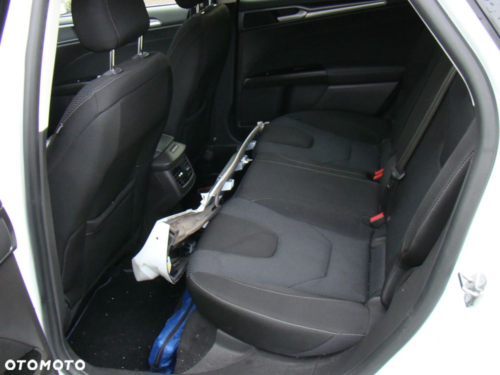 Ford Mondeo 2.0 Hybrid Titanium - 17