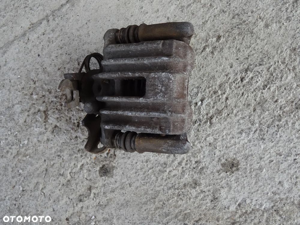 AUDI A6 C5 2,5 ZACISK HAMULCOWY HAMULCA PRAWY TYŁ 38mm - 1
