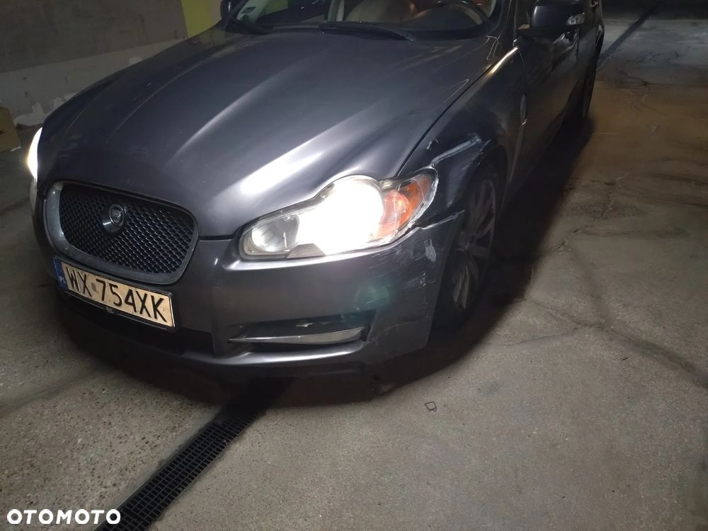 Jaguar XF 2.7 V6 D Premium Luxury - 17