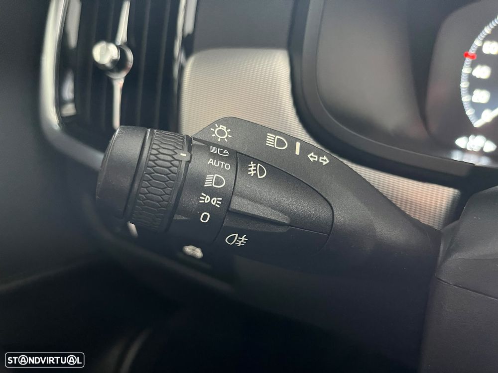 Volvo V90 D4 Geartronic R Design - 28