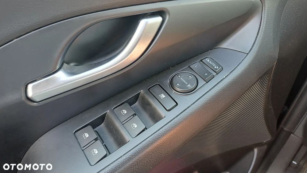 Hyundai i30 1.0 T-GDI 48V-Hybrid Connect & Go - 13