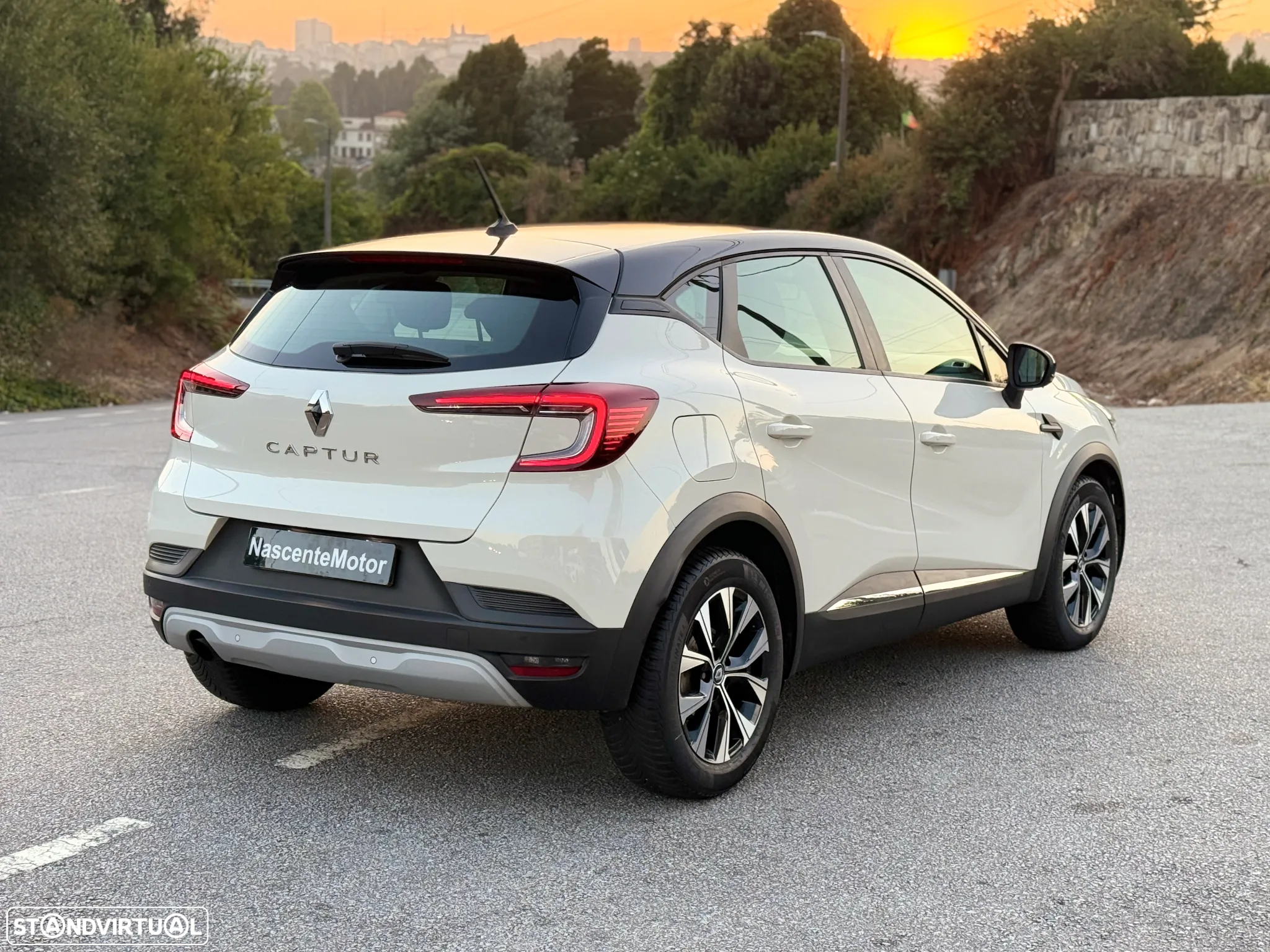 Renault Captur TCe 100 INTENS - 16