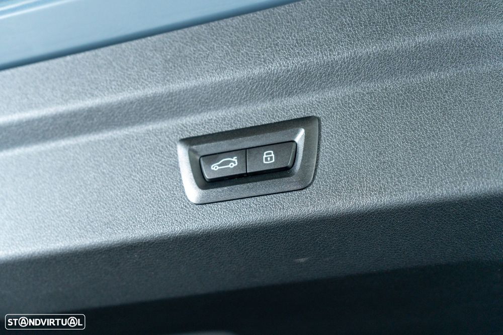 BMW iX2 eDrive20 Pack Desportivo M - 19