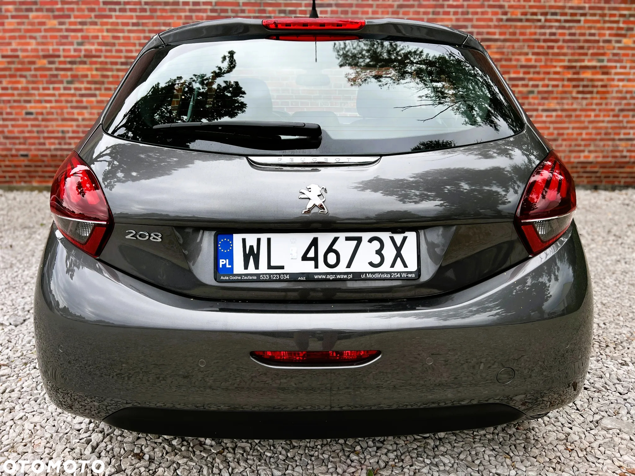 Peugeot 208 - 33