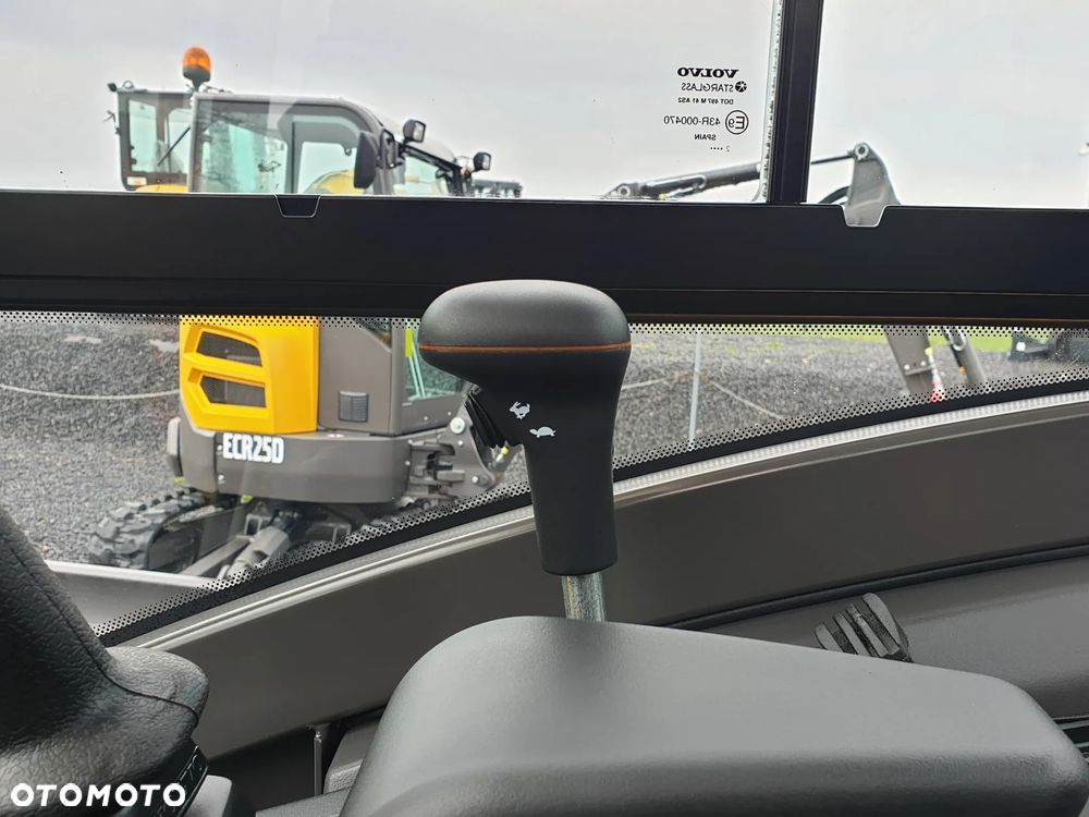 Volvo ECR25D NOWA DOSTĘPNA OD RĘKI, SZYBKOZŁĄCZE, DŁUGIE RAMIĘ, OBRÓT W OBRYSIE - 11