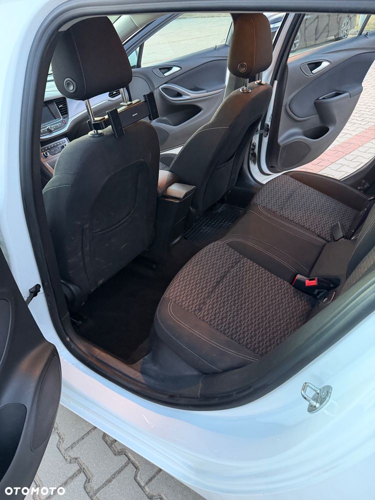 Opel Astra 1.6 CDTI Sport - 11