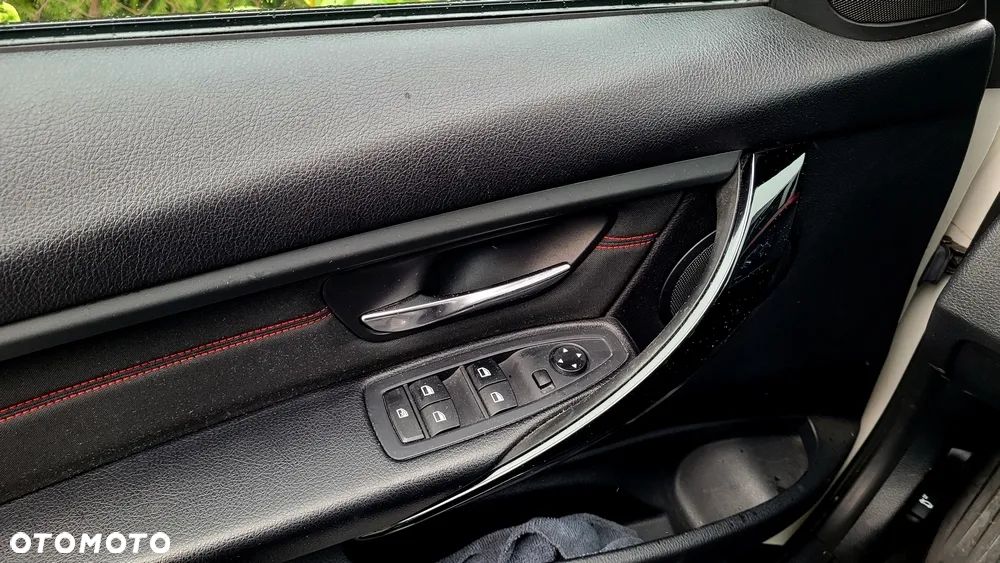 BMW Seria 3 320d Sport Line - 27